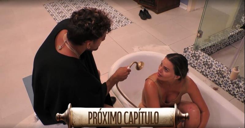 Austin baña a Faloon en Ganar o Servir