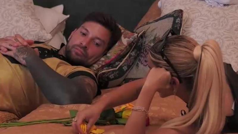 Oriana y Luis hablando de Daniela Aránguiz en Ganar o Servir