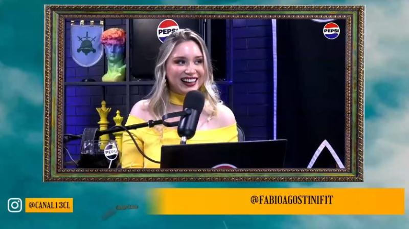 Pía le pregunta a Fabio quién es la misteriosa mujer