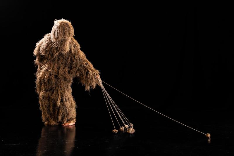 Estreno danza en GAM: Criaturas de ciencia ficción danzan en un mundo apocalíptico.