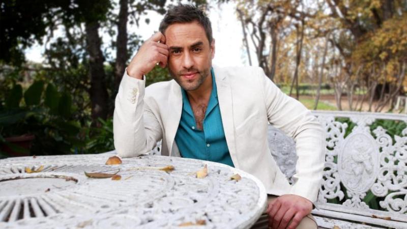 Álvaro Gómez interpreta a Gerardo en "Secretos de Familia"