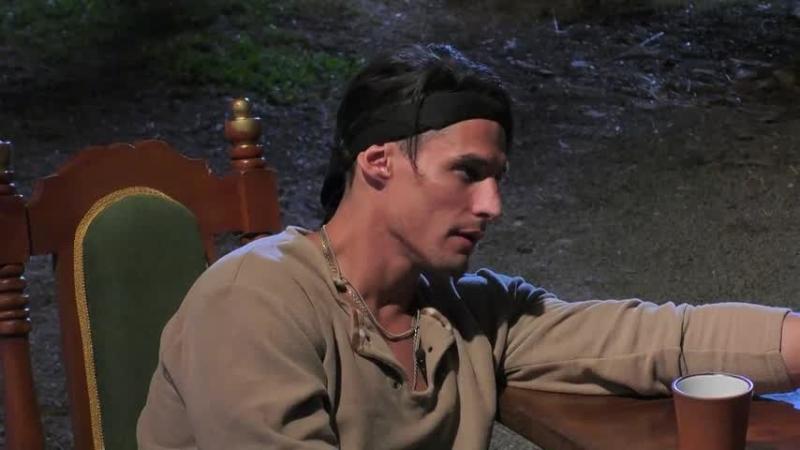 Facundo González en medio de su preocupación por la llegada de Pamela Díaz.