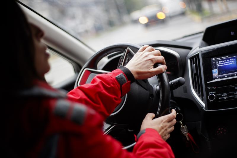 Conoce los cursos de conducción gratuitos del Sence.