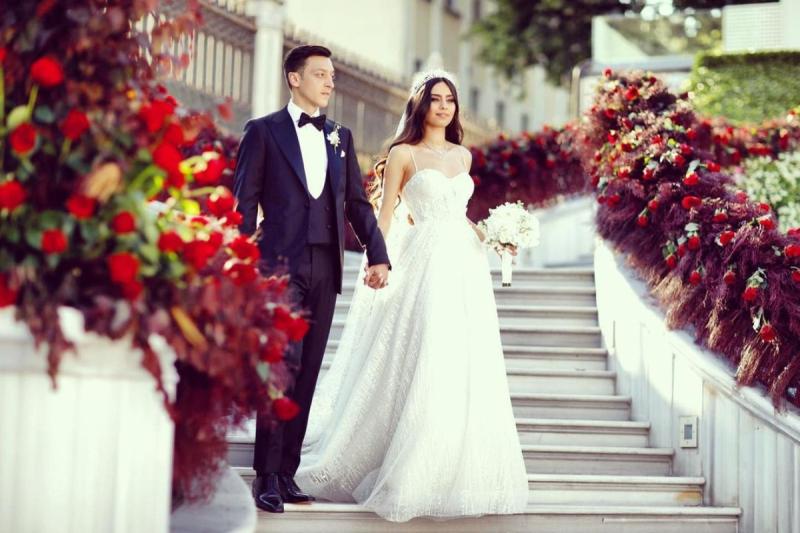 Amine Gülse de "Quédate Conmigo" y Mesut Özil - Créditos: Instagram