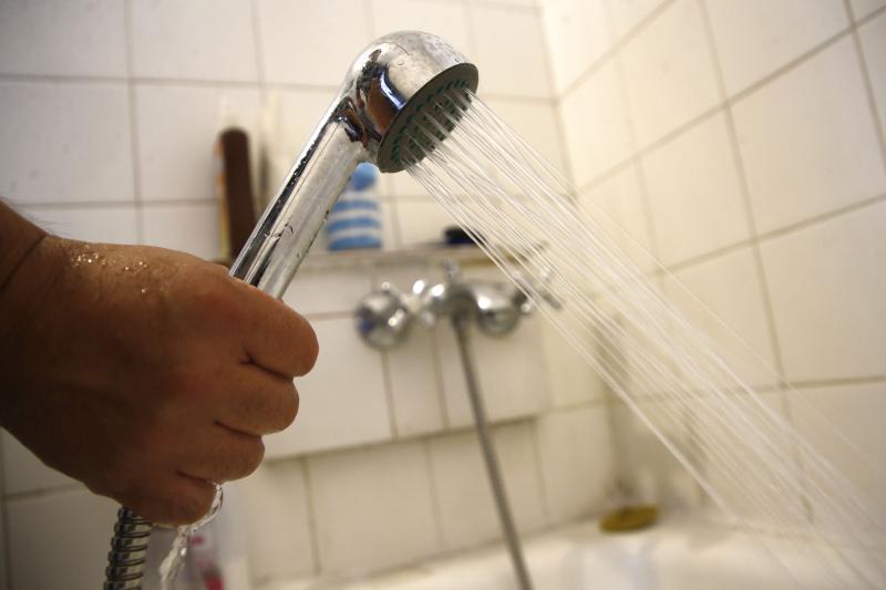 Las razones de Harvard por las que no debes ducharte todos los días - Créditos Aton