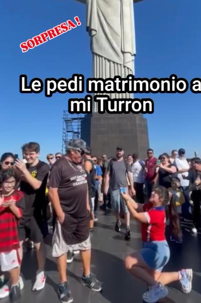 El humorista Turrón se casará con su pareja 26 años menor.