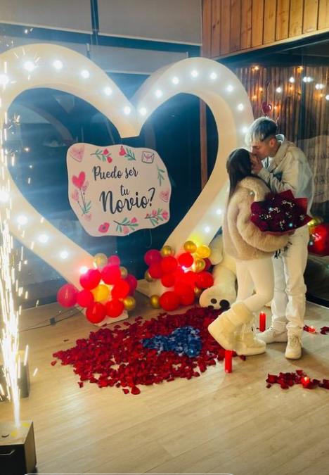 Ignacia Antonia y AK4:20 formalizaron su relación.