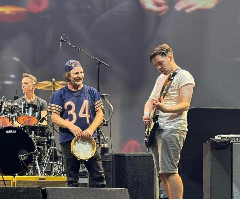 Chileno Carlos Zamorano - Pearl Jam