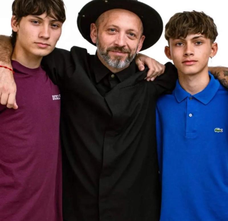 Sebastián Layseca junto a sus dos hijos - Instagram