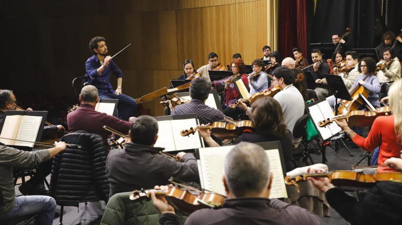 Imperdible: Programa Sinfónico 7 de la Corcudec con el debut de Luis Toro Araya y Karl Figueroa