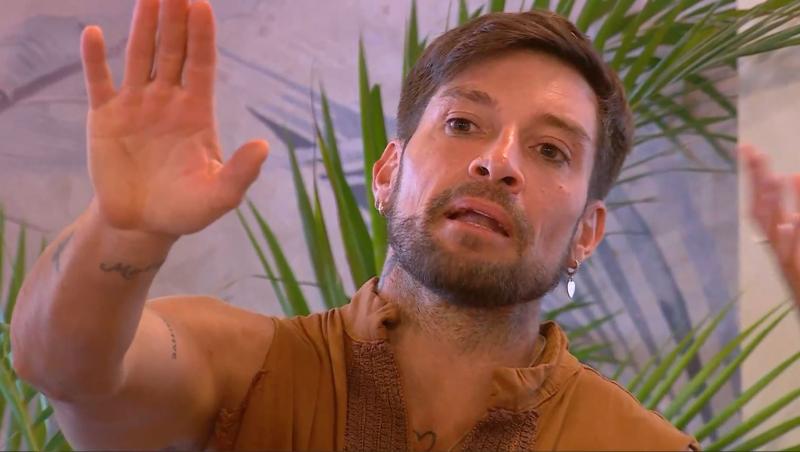 Luis Mateucci intenta detener el mensaje de Chama visto en Ganar o Servir