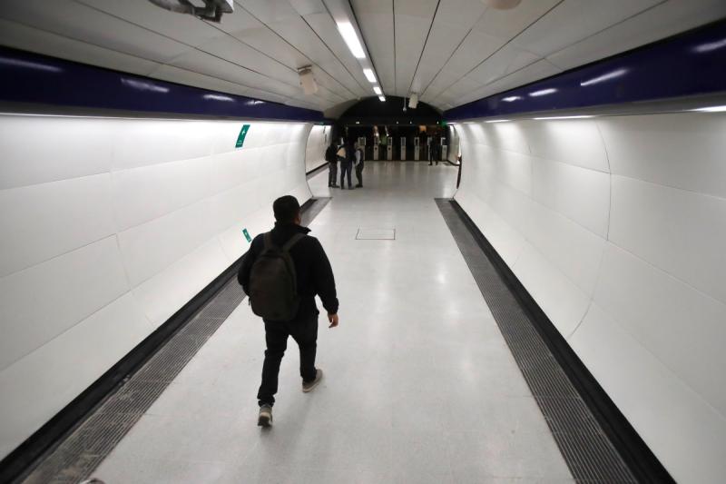 Metro de Santiago interrumpe servicio en Línea 4 - Créditos ATON