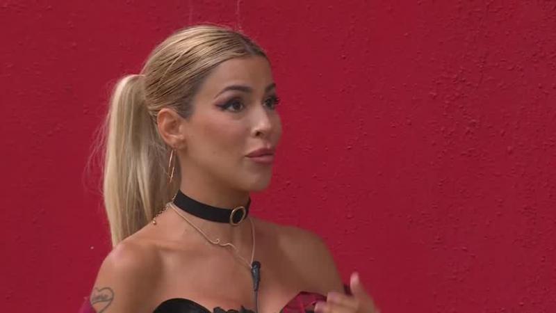 Oriana le lanza a Pangal - Ganar o Servir