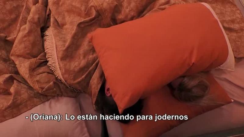 Facundo y Oriana intentando dormir, justo antes de la arriesgada jugarreta de Austin en Ganar o Servir.