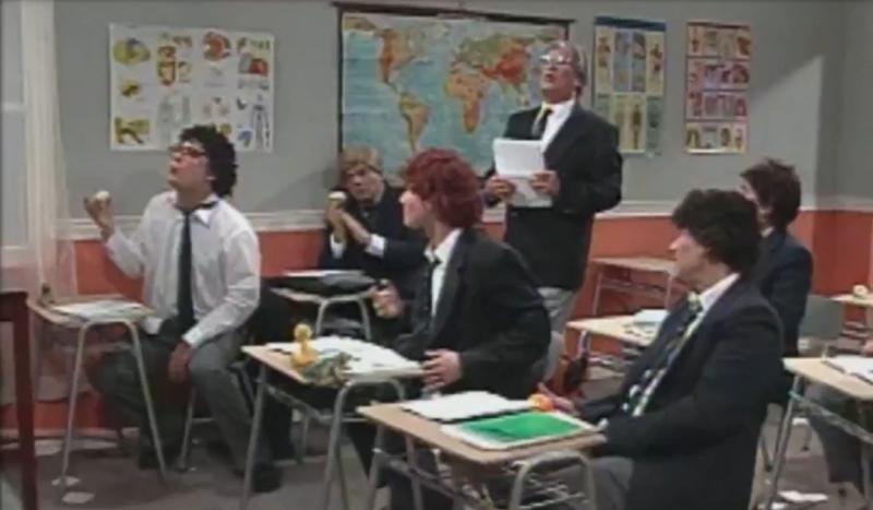 Paulina Nin de Cardona en el segmento humorístico "La Escuelita"