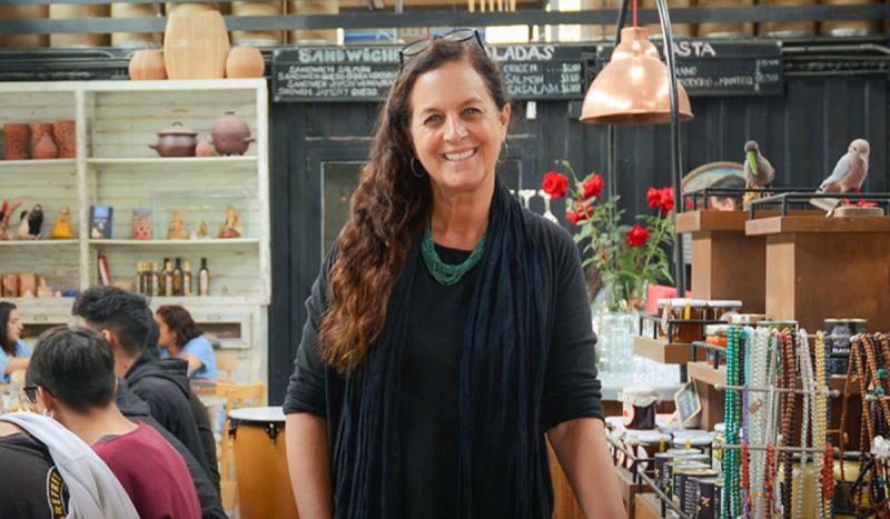 Mary Anne Müller en su Mercado Campesino