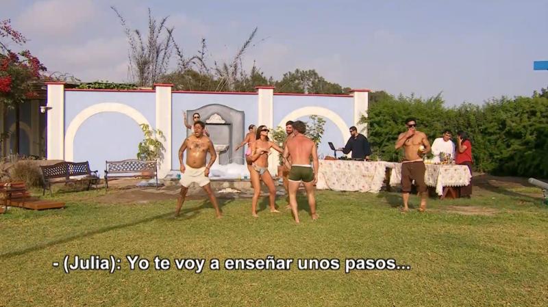 Julia le dice a Rai que le enseñará unos pasos en Ganar o Servir