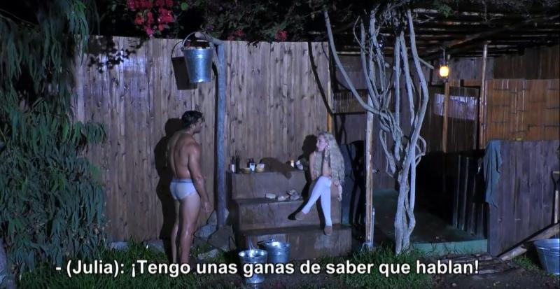 Julia quiere saber qué hablan Austin y Fran en Ganar o Servir