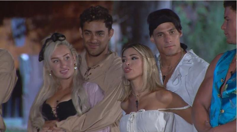 Oriana no quiere saludar a Blue Mary en Ganar o Servir