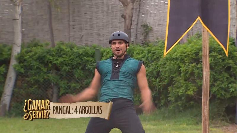 Pangal celebra su victoria en Ganar o Servir