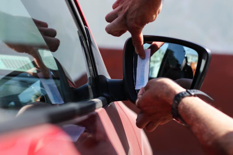 Patente grabada en espejo - Agencia Uno