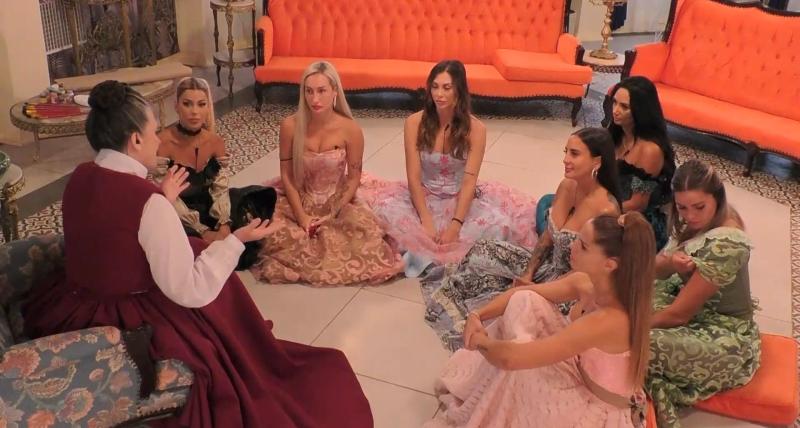 Amanda y las mujeres de Ganar o Servir