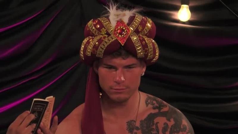 Raimundo Cerda frente a la lectura de las cartas de Botota y Sabélo.