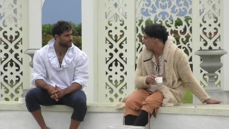 El momento del diálogo entre Austin y Facundo González.