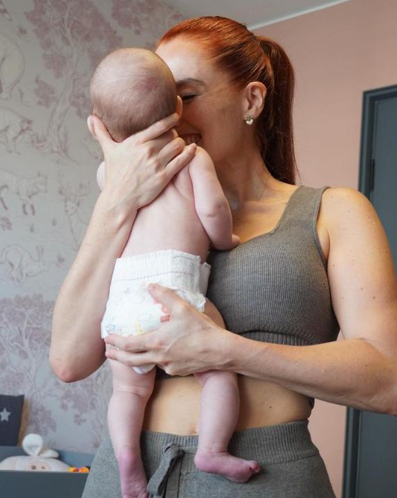 Begoña Basauri junto a su hija Rosa.