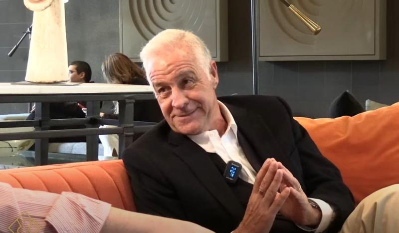 Eduardo Riveros, el recordado periodista de Teletrece | captura "En la Recámara"