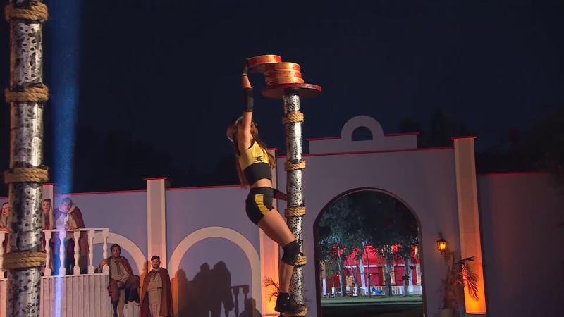 Julia en duelo de eliminación de Ganar o Servir