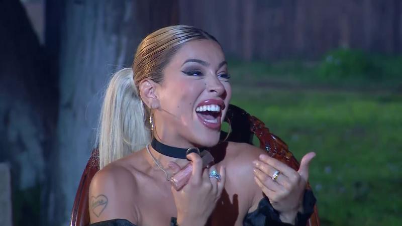 Oriana se ríe sarcásticamente de Pamela