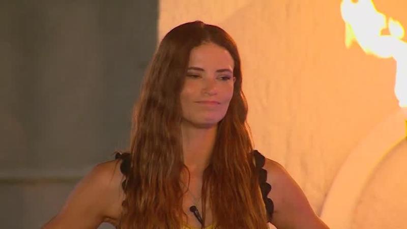 Julia Fernandes en "Ganar o Servir"