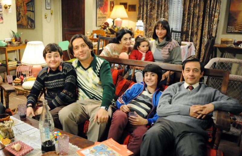 En el día del actor, recordamos la gran producción, "Los 80" | Canal 13