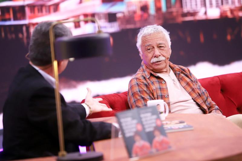 Carlos Caszely es el primer invitado al late show "Only Comparini". Créditos: Canal 13C