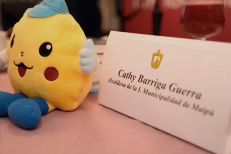 "Renacín", el peluche que habría recibido Nacho Gutiérrez por parte de Cathy Barriga