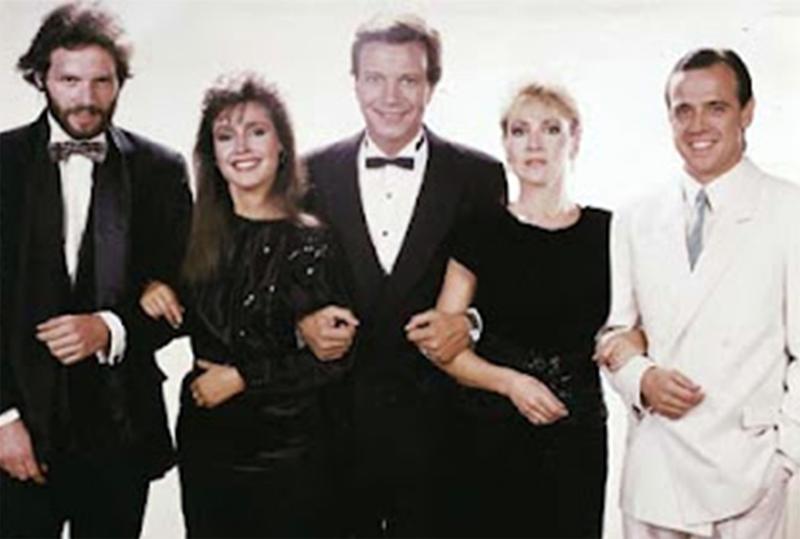 Roberto Vander, Maricarmen Arrigorriaga, Mauricio Pesutic, Bastián Bodenhöfer y Carolina Arregui elenco de 'Semidiós', pronto por REC TV