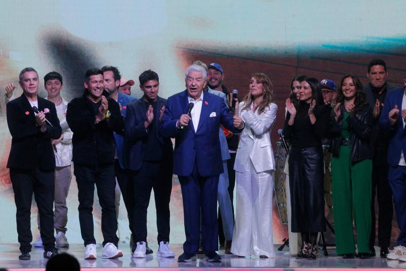 Diferentes rostros asistieron al inicio de la campaña Teletón 2024.