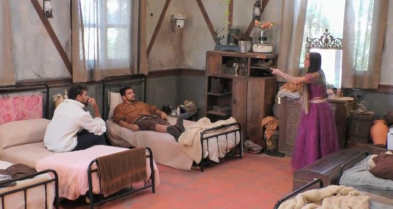 Blue Mary le dice a Austin que Facundo es mal amigo