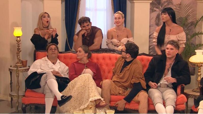 Participantes reaccionan al secreto revelado por Guarén en Ganar o Servir