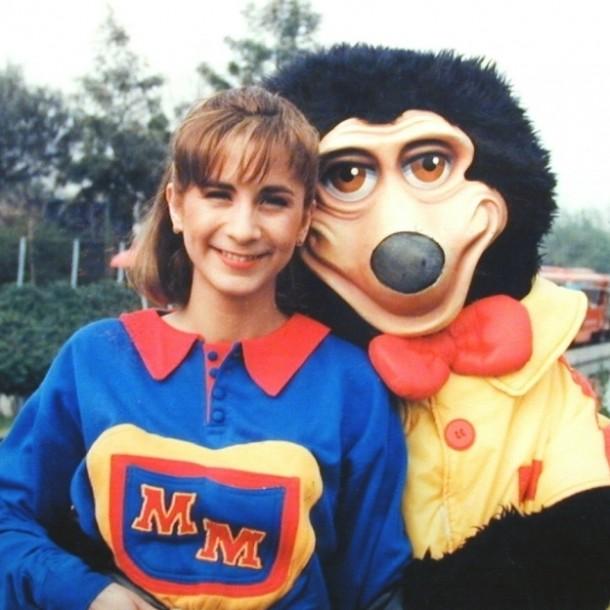 Tía Paula y el Oso Willy en "Encontrémonos en Mundomágico"