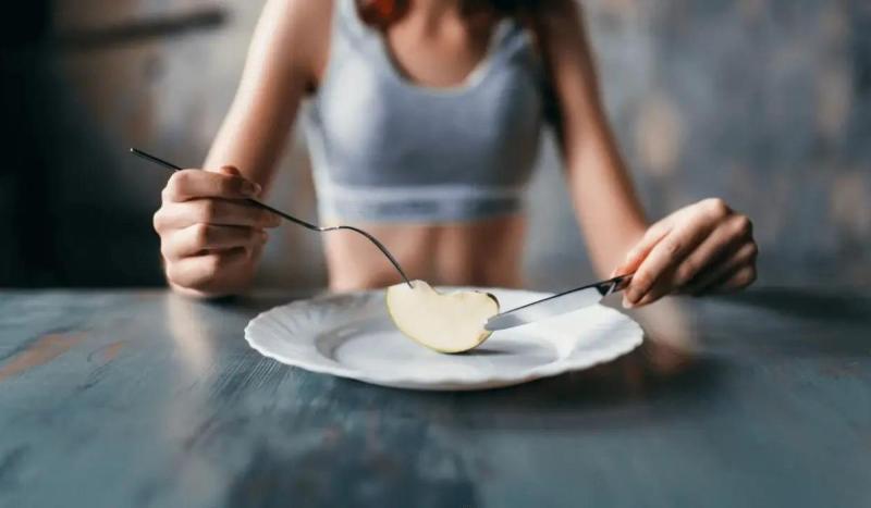 Restricciones alimentarias y problemas de salud metal