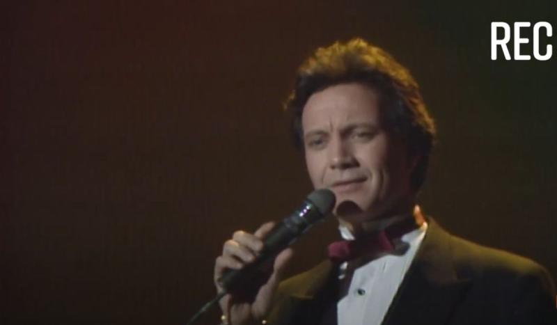 Roberto Vander en "Martes 13" interpretando "Como un águila"