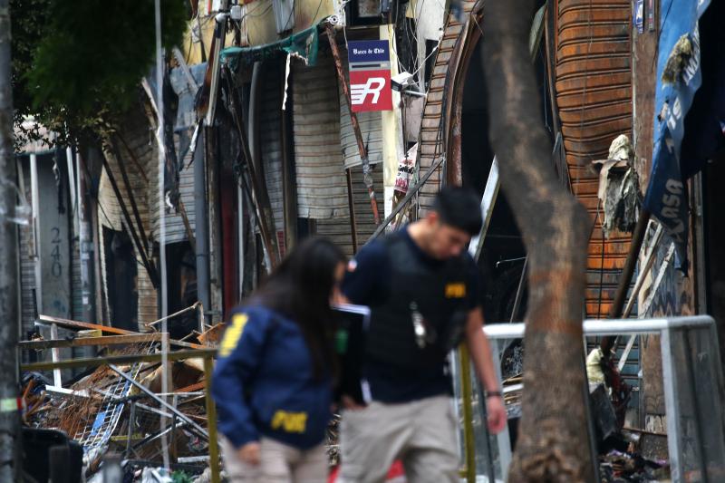 Más de 80 locales afectados: Barrio Meiggs se mantiene cerrado por pericias tras robo y gigantesco incendio