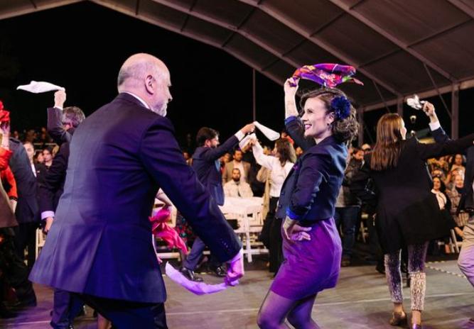 Camila Vallejo enterneció las redes con las primeras fotos de su pancita.