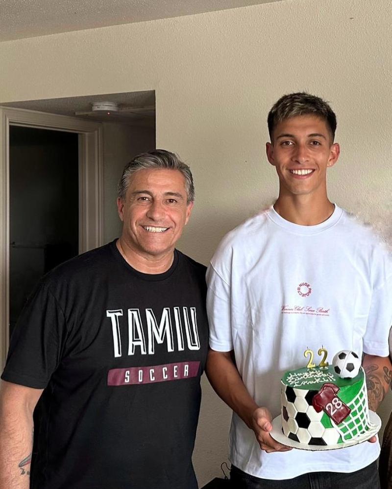 Ivette Vergara y Fernando Solabarrieta con su hijo Iñaki