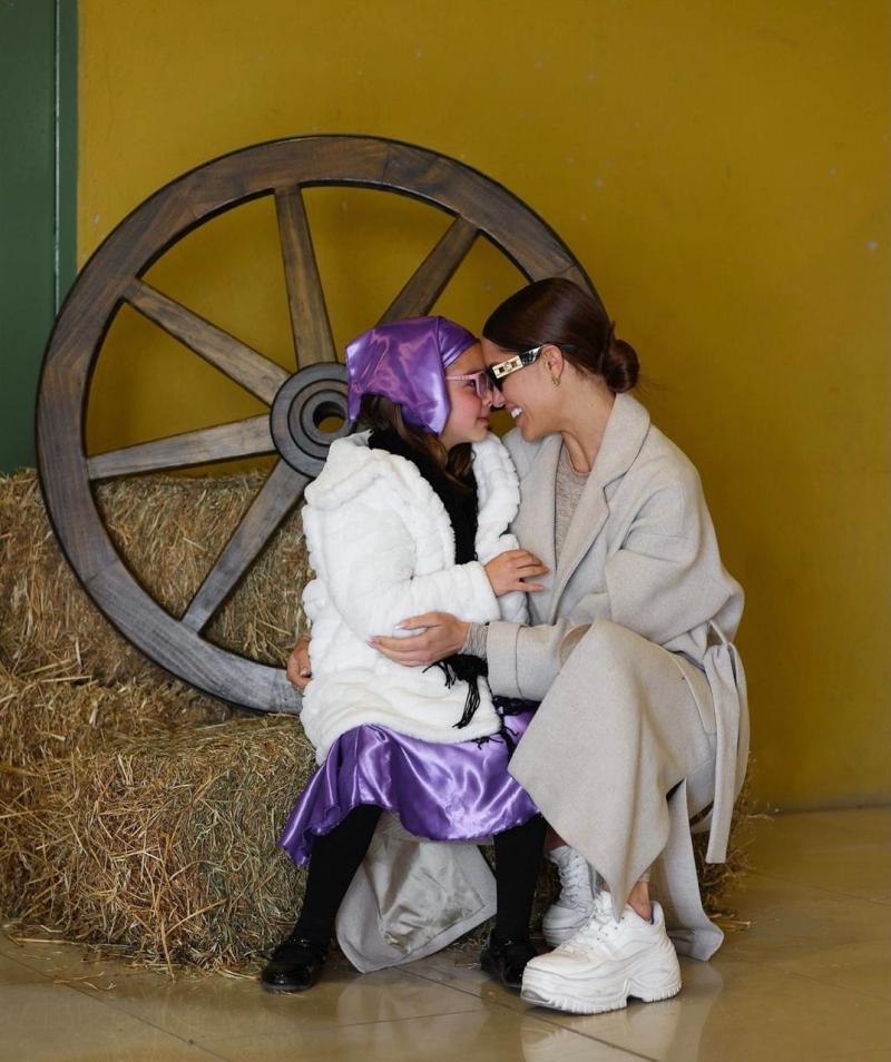 Gala Caldirola y su hija.