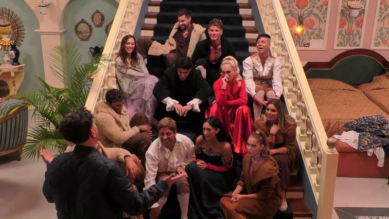 Sergio Lagos y los participantes en Ganar o Servir