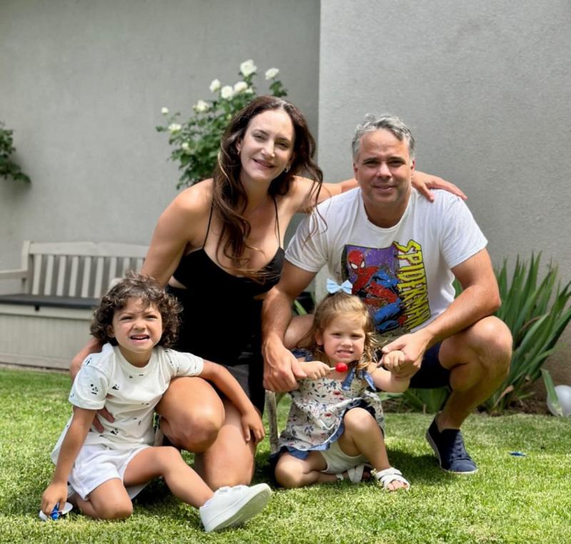 Luciana Aymar y Fernando González junto a sus dos hijos - Instagram