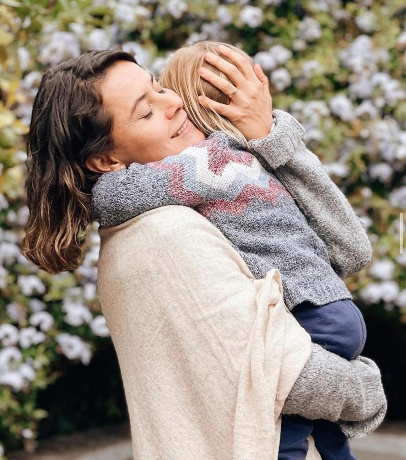 Marita García y su hijo mayor.